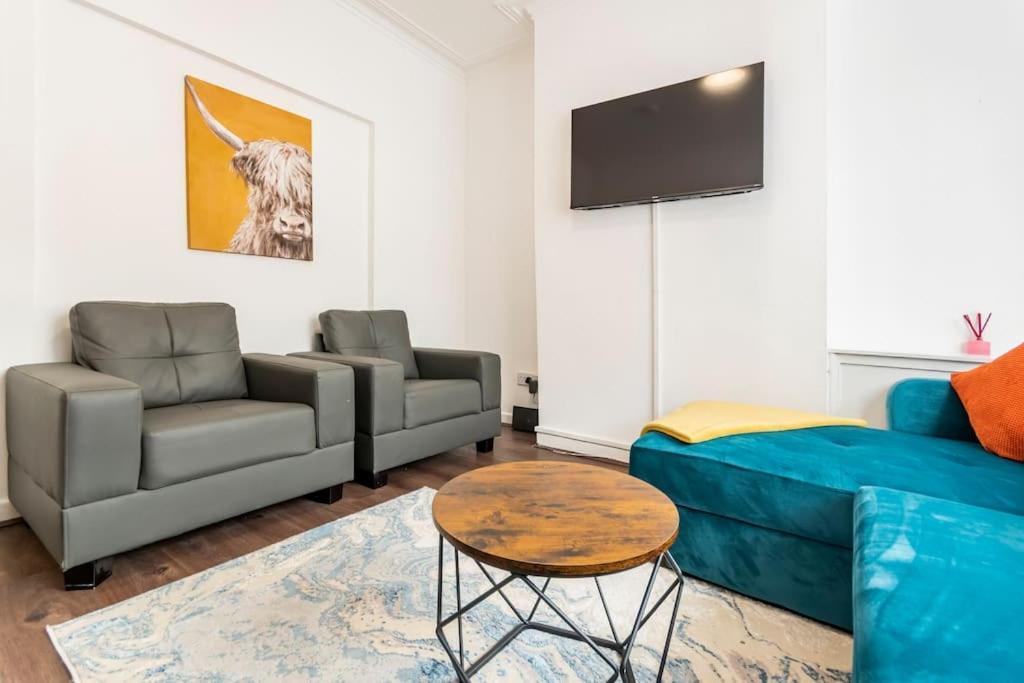 Home Near Anfield And Everton Fc With Free Parking Liverpool Exterior photo